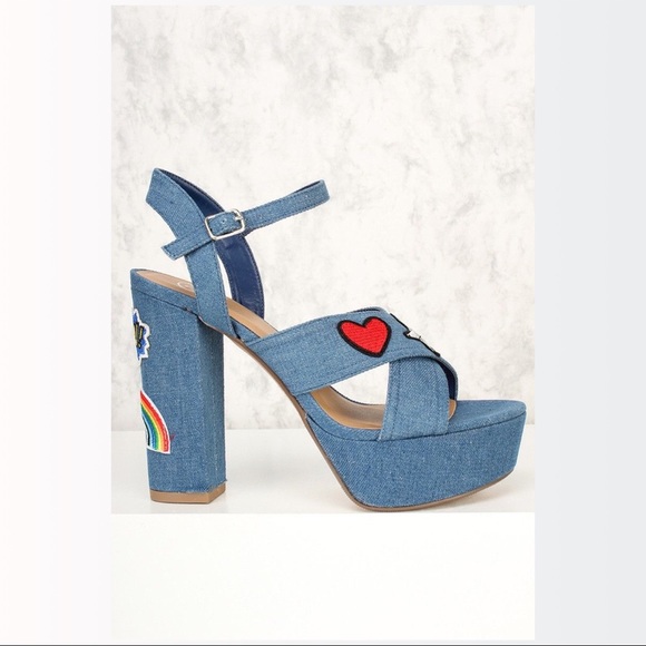 70's Inspired Denim Graphic Plarform Sandals - Picture 4 of 8